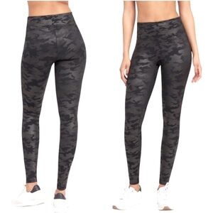 Spanx Faux Leather Camo Leggings Size M